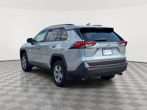Used 2025 Toyota RAV4 XLE AWD/4WD image 5