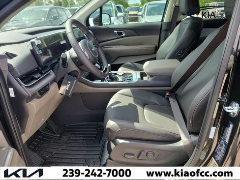New 2026 Kia Carnival EX FWD image 21