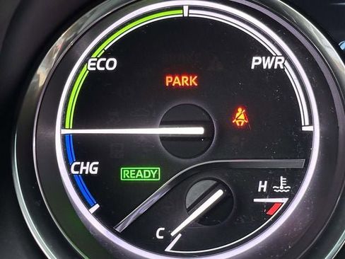 Used 2018 Toyota Camry XLE image 33