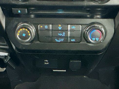 Used 2016 Ford F150 XLT image 15