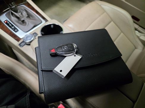 Used 2011 Mercedes-Benz E 350 Cabriolet image 25