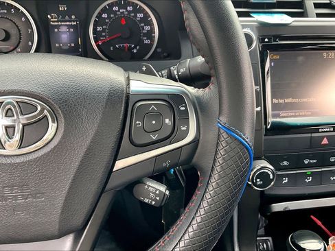 Used 2017 Toyota Camry SE image 24