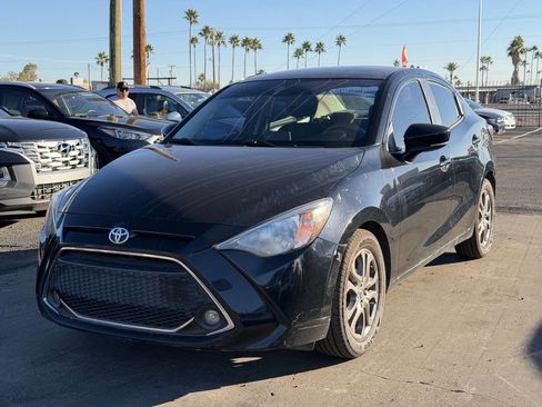 Used 2019 Toyota Yaris LE image 1
