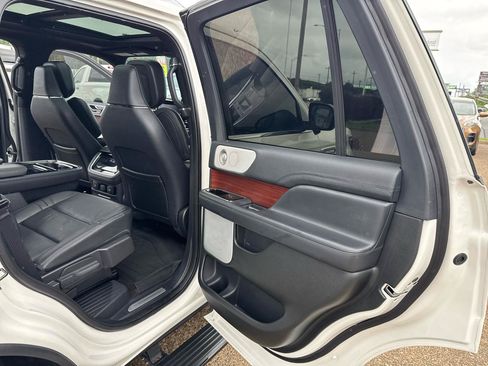 Used 2023 Lincoln Navigator Reserve AWD/4WD image 53