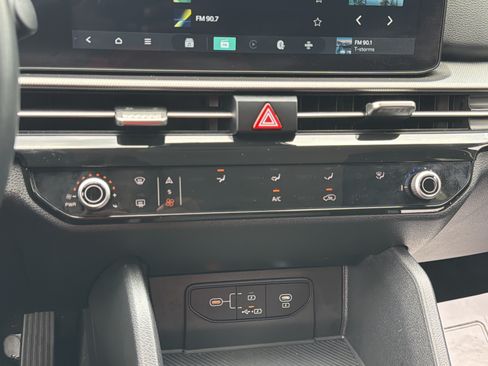 Certified 2026 Kia Sportage LX FWD image 15