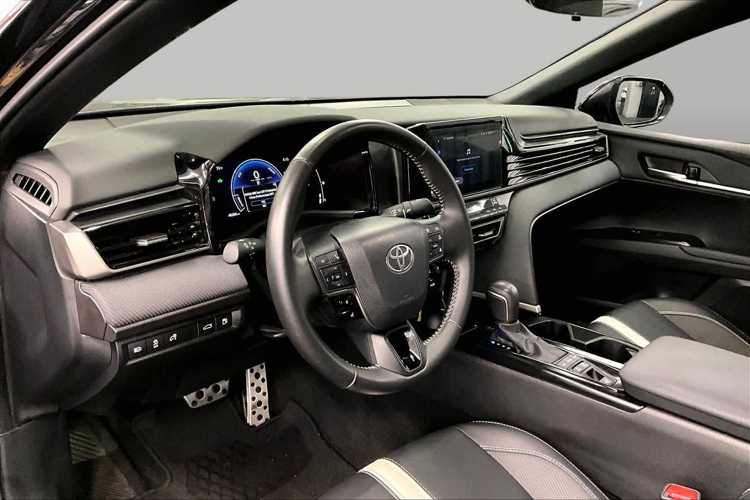 Used 2026 Toyota Camry SE FWD image 17