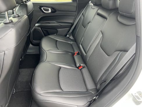 New 2026 Jeep Compass Latitude image 27