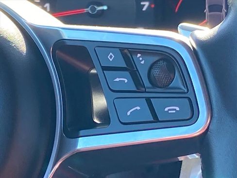 Used 2023 Porsche Cayenne Platinum Edition image 5