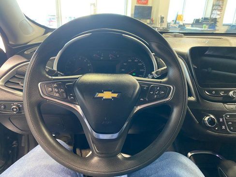 Used 2023 Chevrolet Malibu LT image 17