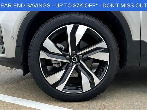 Used 2025 Volvo XC40 B5 Ultra w/ Protection Package Premier image 30