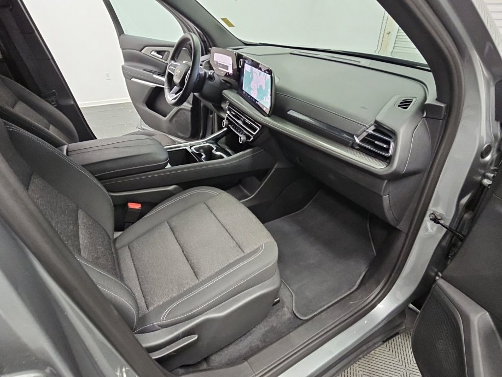 Certified 2026 Chevrolet Traverse LT FWD image 38