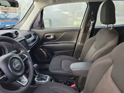 Used 2023 Jeep Renegade Latitude image 13