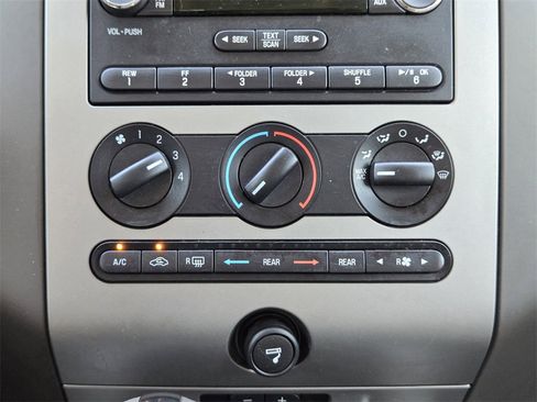 Used 2013 Ford Expedition EL XLT w/ Leather Seating Pkg image 17