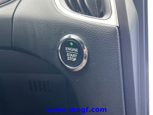 Used 2024 Ford Edge SEL image 8