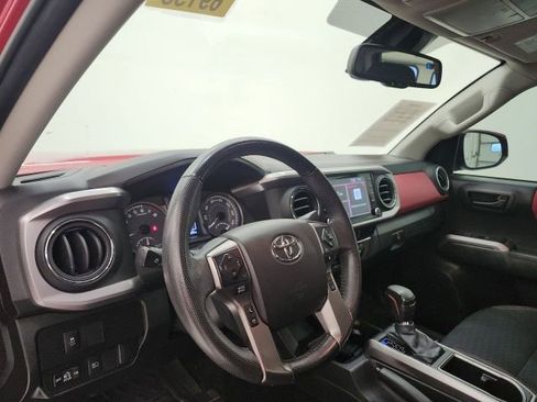 Used 2022 Toyota Tacoma SR5 image 12