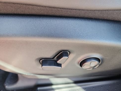 New 2026 Chrysler Pacifica Select image 15