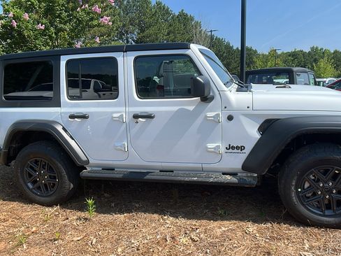 New 2025 Jeep Wrangler Sport S image 5