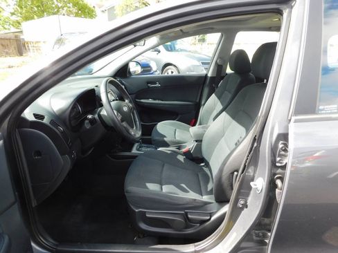 Used 2009 Hyundai Elantra w/ Premium-Sport Pkg 2 FWD image 6