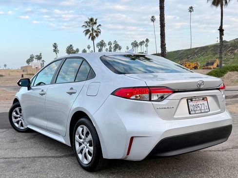 Used 2025 Toyota Corolla LE image 3