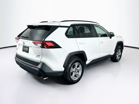 Used 2025 Toyota RAV4 XLE AWD/4WD image 9