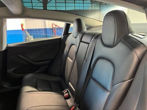 Used 2022 Tesla Model 3 Long Range AWD/4WD image 18