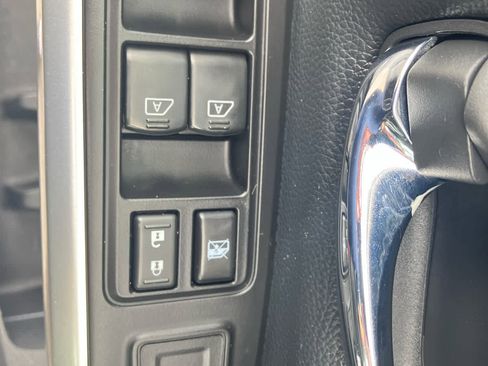 Used 2019 Nissan Titan PRO-4X w/ Pro-4x Convenience Package AWD/4WD image 13