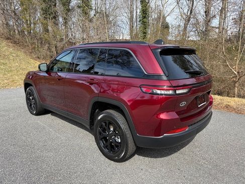 New 2026 Jeep Grand Cherokee Altitude AWD/4WD image 9
