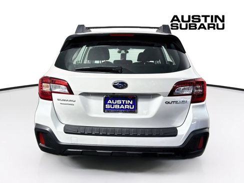 Used 2018 Subaru Outback 2.5i AWD/4WD image 6