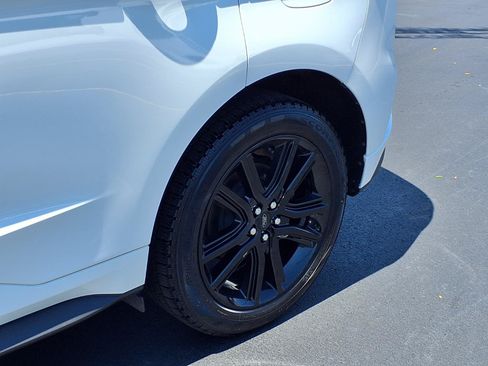 Used 2020 Ford Edge ST-Line w/ Cold Weather Package AWD/4WD image 28