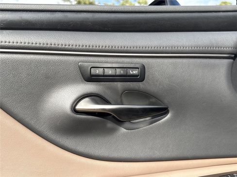 Used 2022 Lexus ES 300h w/ Premium Package FWD image 21