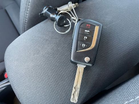 Used 2025 Toyota Corolla LE image 22