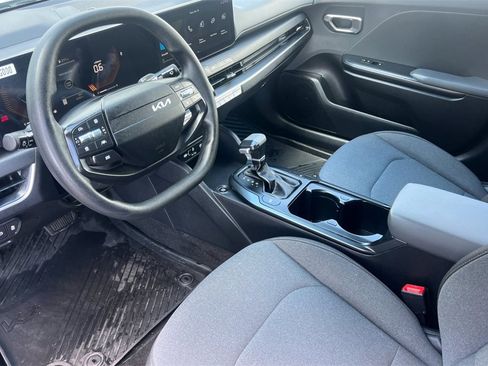 Used 2025 Kia K4 LXS image 12