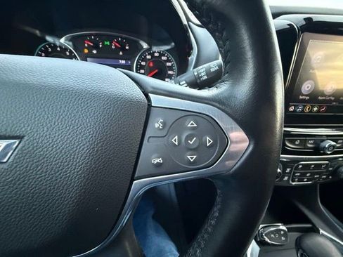 Used 2021 Chevrolet Traverse LT image 21