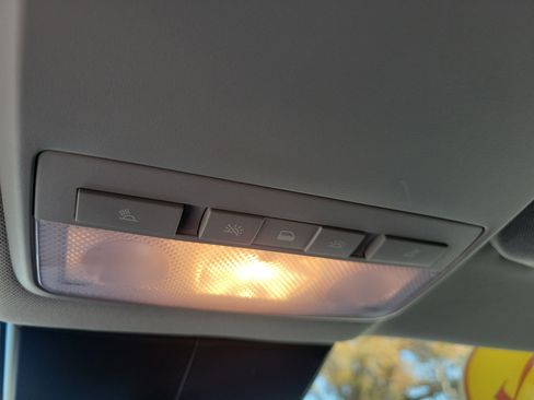 Certified 2022 Chevrolet Trax LT w/ LT Convenience Package image 19