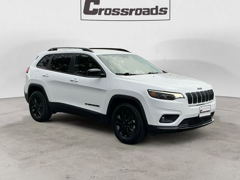 Used 2023 Jeep Cherokee Altitude Lux image 7