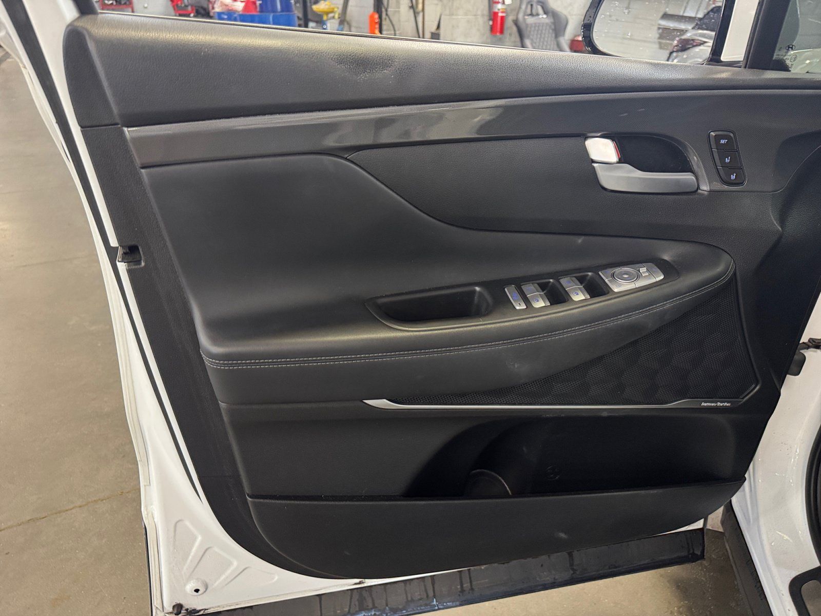 Used 2023 Hyundai Santa Fe Calligraphy FWD image 10