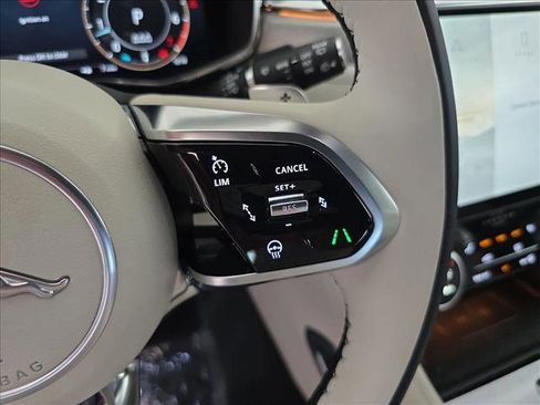 New 2026 Jaguar F-PACE R-Dynamic S image 16