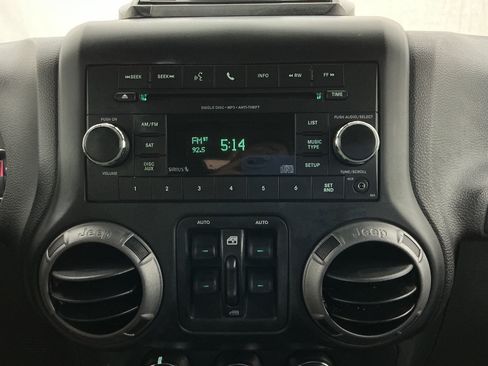 Used 2017 Jeep Wrangler Unlimited Sport w/ Quick Order Package 24S AWD/4WD image 34