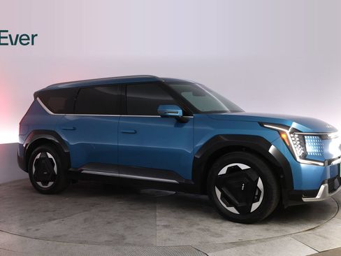 Used 2024 Kia EV9 Land AWD/4WD image 14