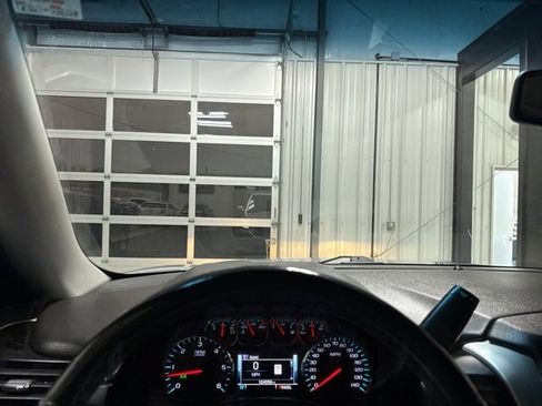 Used 2018 GMC Yukon SLT w/ Open Road Package image 10