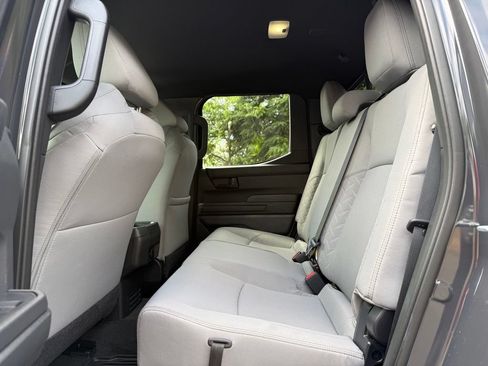 Certified 2025 Toyota Tacoma SR5 AWD/4WD image 16