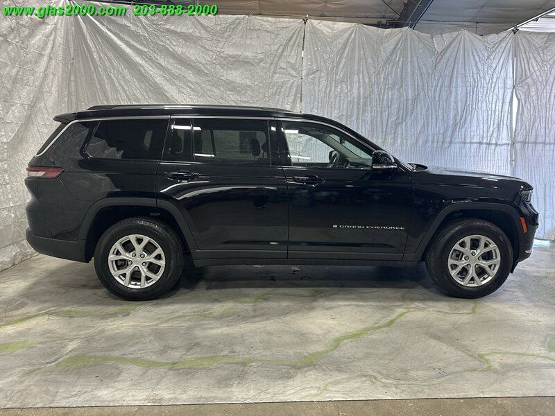 Used 2023 Jeep Grand Cherokee L Limited AWD/4WD image 14