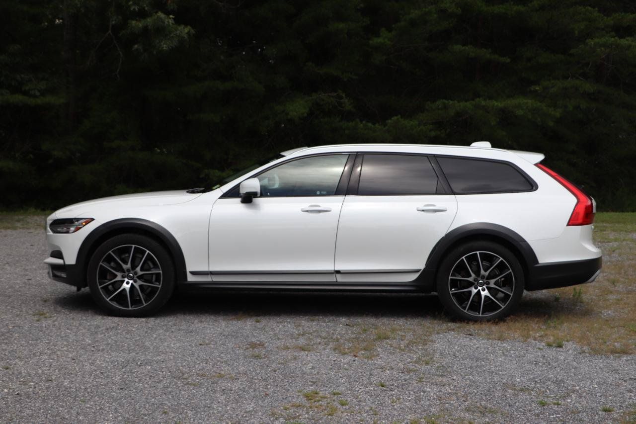Used 2020 Volvo V90 T6 Cross Country AWD/4WD image 32