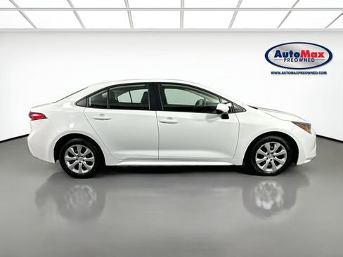 Used 2024 Toyota Corolla LE image 9