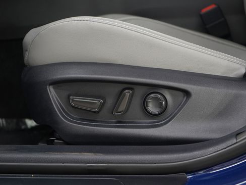 Used 2025 Toyota Camry SE w/ Multimedia Upgrade Package AWD/4WD image 21