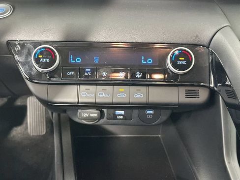 Used 2026 Hyundai Elantra Hybrid FWD image 13
