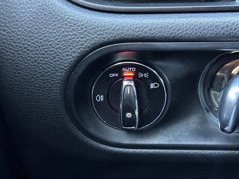 Used 2020 Porsche Macan image 35