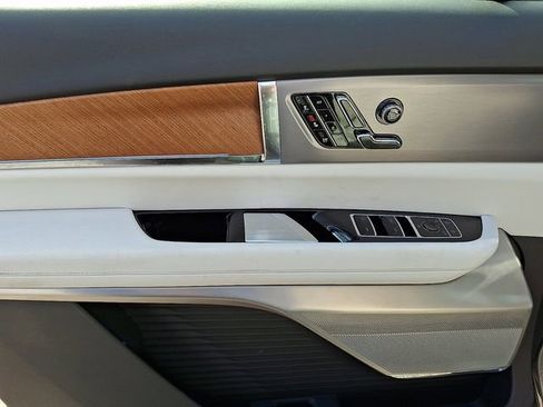New 2026 Cadillac Vistiq Premium Luxury AWD/4WD image 8