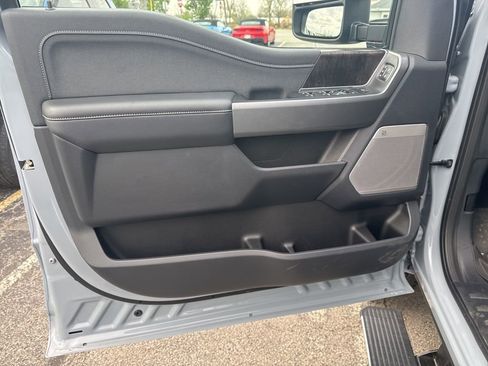 Used 2025 Ford F350 Lariat w/ Lariat Ultimate Package AWD/4WD image 11