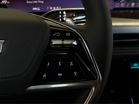 New 2026 Cadillac Escalade ESV Platinum Sport w/ LPO, ONYX Package image 29